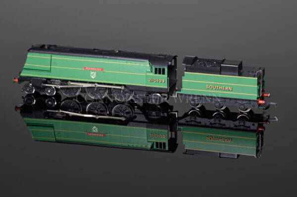 Wrenn W2266 "PLYMOUTH " Streamlined Bulleid Pacific 4-6-2 Locomotive-2593