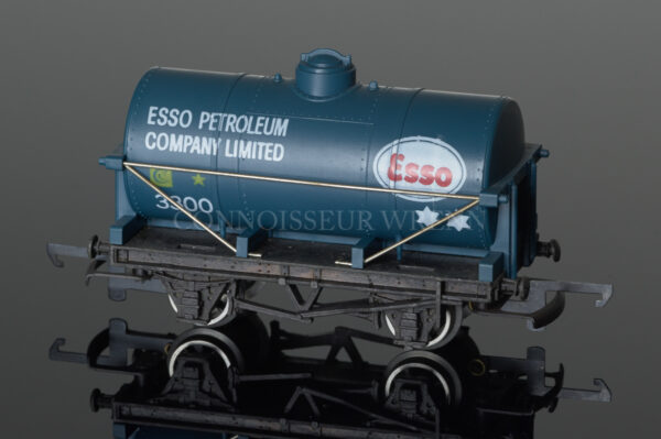 Wrenn P4 Tank Wagon "Esso Petroleum Company" Esso W5039-1566
