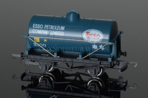 Wrenn Tank Wagon "Esso Petroleum Company" YELLOW STAR W5039-0