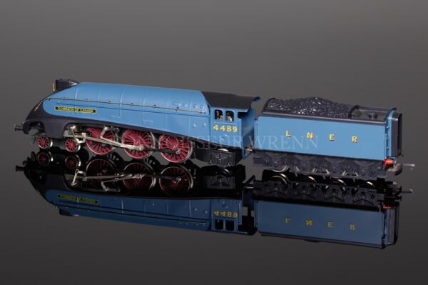 Wrenn W2295M2 "Dominion of Canada" 4489 LNER Garter Blue Class A4 Pacific -3626