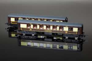 Wrenn P4 (1987 Sept) "Brighton Belle" Pullman DMU W/T Brown & Cream W3006/7-0