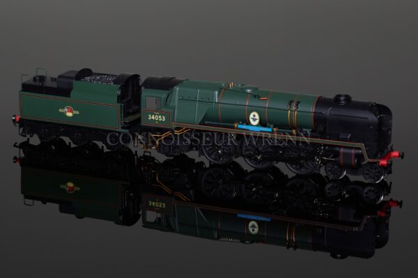 Hornby Model Railways "Sir Keith Park" Rebuilt Battle Britain Class Locomotive R2586-0