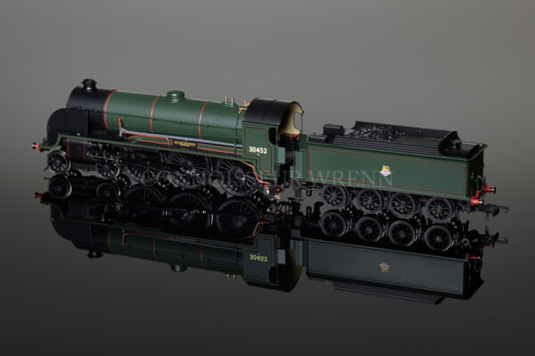 Hornby Model Railways "Sir Meliagrance" BR 4-6-0 Class N15 Locomotive R2905-1887