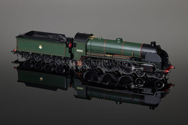 Hornby Model Railways "Sir Meliagrance" BR 4-6-0 Class N15 Locomotive R2905-0
