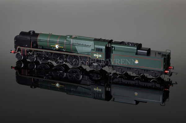 Hornby Model Railways BR Merchant Navy Class "Brocklebank Line" Locomotive R2267-3212