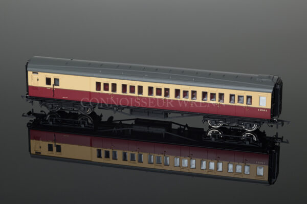 Hornby Model Railways BR Maunsell Six Compartment Brake Coach R4346C-0