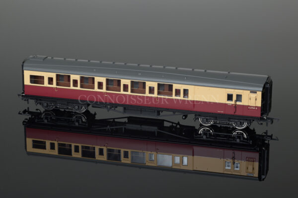 Hornby Model Railways BR Maunsell Six Compartment Brake Coach R4346C-1790
