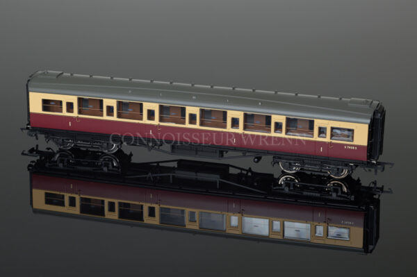 Hornby Model Railways BR Maroon/Cream Maunsell Corridor 1st Class Coach R4344B-1786