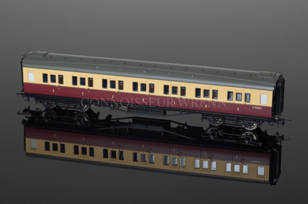 Hornby Model Railways BR Maroon/Cream Maunsell Corridor 1st Class Coach R4344B-0