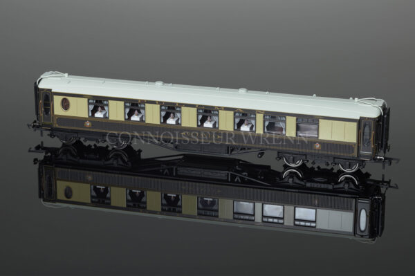 Hornby Model Railways Pullman 1st Class Parlour Car "OCTAVIA" R4421-0