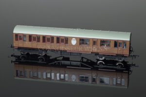 Hornby Model Railways Thompson Suburban Lavatory Composite R4572-0