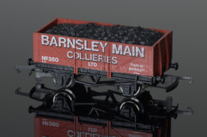 Wrenn "BARNSLEY COLLIERIES" Plank Wagon with Load Rolling Stock W5500-0