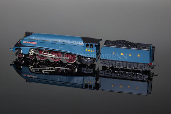 Wrenn "AS PRESERVED" Sir Nigel Gresley 4498 LNER Garter Blue Class A4 W2310-2185