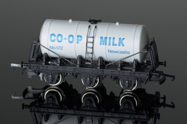 Wrenn Milk Tank Wagon "CO-OP NEWCASTLE" PERIOD 4 SHORT BOX W5086-0