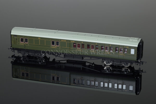 Hornby Model Railways SR Green Maunsell Four Compartment 3rd Class Coach R4394A-1784