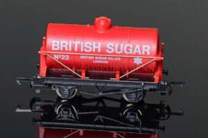 Wrenn Four Wheled Tank Wagon "British Sugar" Rolling Stock W5501-0