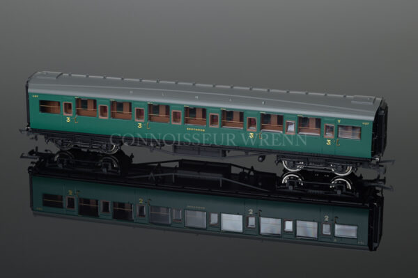 Hornby Model Railways SR Green Maunsell Corridor 3rd Class Coach R4336B-2330