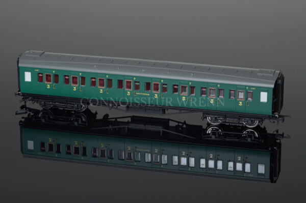 Hornby Model Railways SR Green Maunsell Corridor 3rd Class Coach R4336B-0