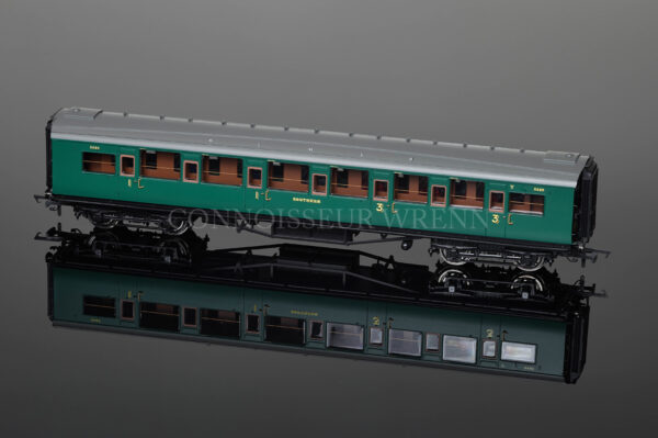 Hornby Model Railways SR Green Maunsell Composite Coach R4338B-0