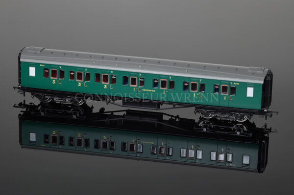 Hornby Model Railways SR Green Maunsell Composite Coach R4338B-2100