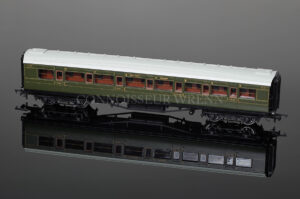 Hornby Model Railways SR Green Maunsell Compsite Coach R4299E-0