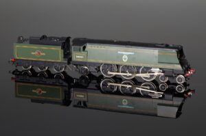 Wrenn "Hurricane" BR Green 30465 Streamlined Bulleid Pacific W2275/5P-0