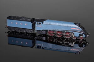 Wrenn P3 "Sir Nigel Gresley" 4498 LNER Garter Blue Class A4 Pacific W2212/A-0