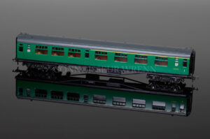 Bachmann Branch-Line 63ft Bulleid Corridor Composite BR Green (S5810S) 34-550B-0