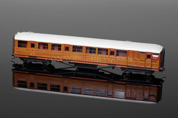 Hornby Model Railways LNER TEAK Corridor Brake Coach (32558) R4170A-2709