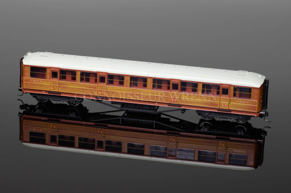 Hornby Model Railways LNER TEAK Corridor 3rd Class Coach (24398) R4172D-2725