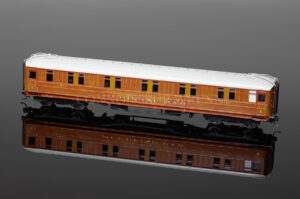 Hornby Model Railways LNER TEAK SLEEPER COACH (1208) R4174-0