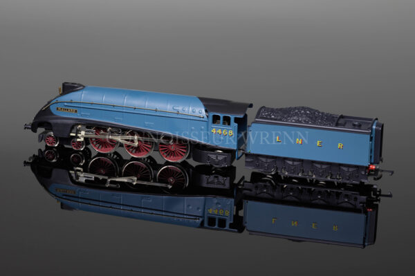 Wrenn P4 (Oct 88) MALLARD 4468 LNER Garter Blue A4 Pacific LTD EDITION W2404-2900