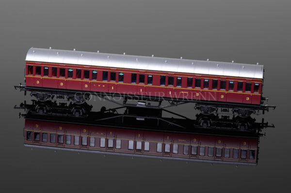 Hornby Railways LMS Maroon Non-Corridor Composite Coach model R4656-2931