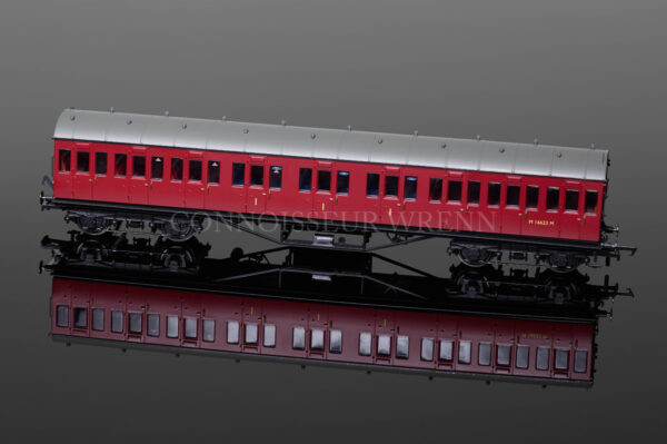 Hornby Model Railways BR (Ex-LMS) Non-Corridor Composite Coach model R4658-2927