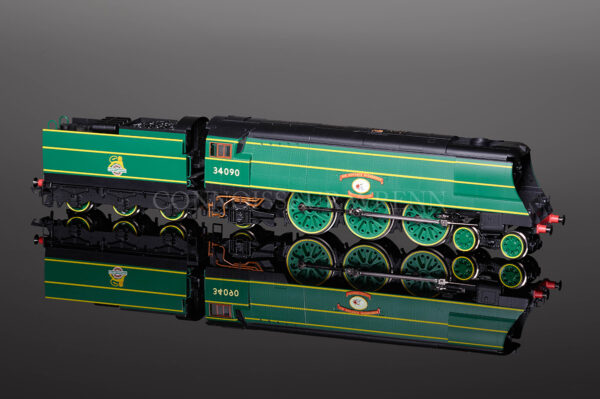 Hornby BR "SIR EUSTACE MISSENDEN" 34090 West Country Class R2692-0