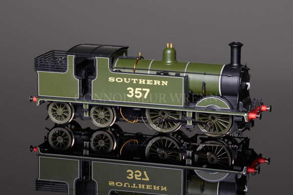 Hornby DCC Southern 0-4-4 Class M7 locomotive 357 model R2503-0