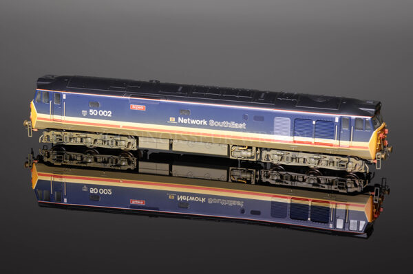 Hornby DCC READY "NETWORK SOUTHEAST" 50 002 Class 50 WEATHERED Model: R2429-0