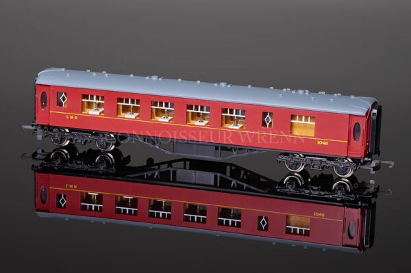 Wrenn P4 LMS 1st Class Red "PULLMAN" Passenger Coach W6011 -3038