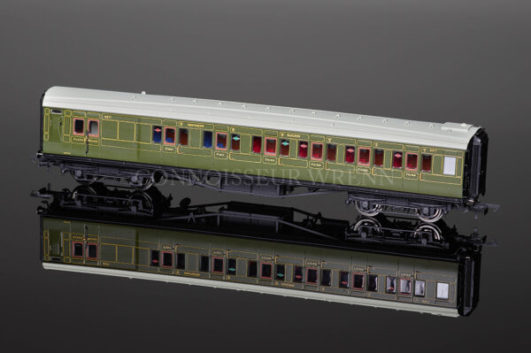 Hornby Model Railways SR Green Maunsell Brake Composite Coach R4318A-0