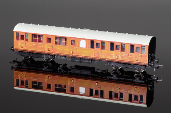 Hornby Model Railways LNER Gresley Suburban Lavatory Coach (32456) R4517-3468