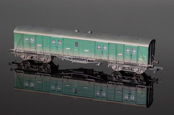 Hornby Model Railways WEATHERED BR Green BOGIE Passenger Brake R4536B-3462