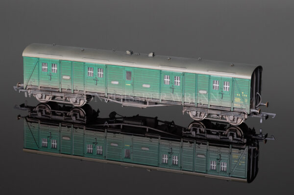 Hornby Model Railways WEATHERED BR Green BOGIE Passenger Brake R4536B-0