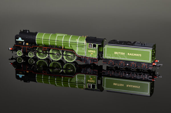 Bachmann "TORNADO 60163" A1 4-6-2 Pacific Class BR Green Locomotive 32-550A-3575