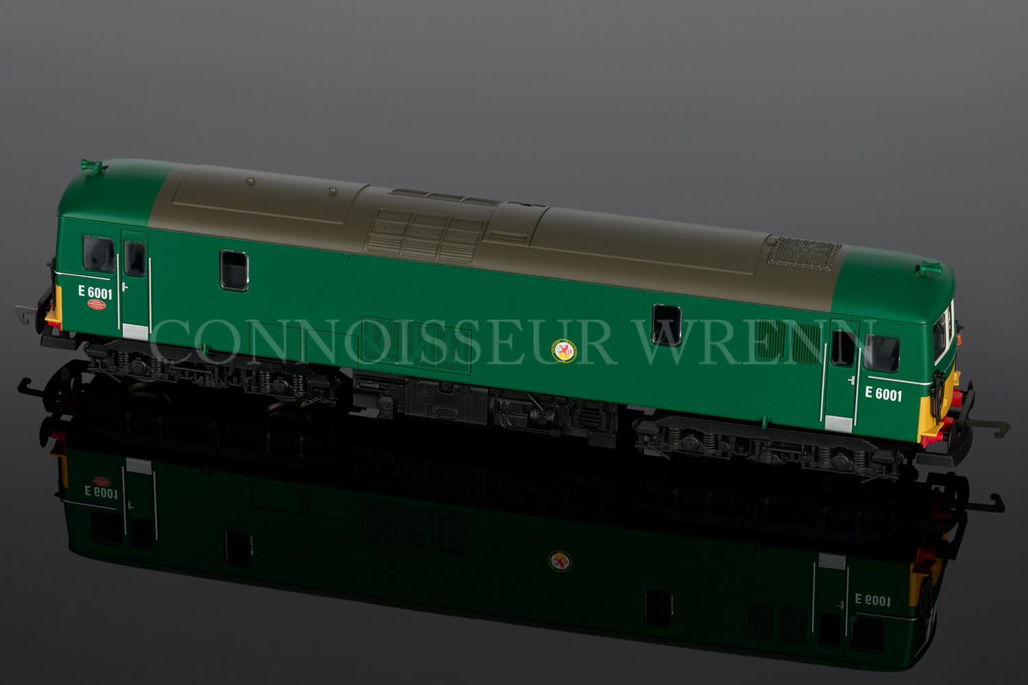 Hornby Railways BR GREEN Class 73 NO. E6001 DCC READY R2656 - Image 2