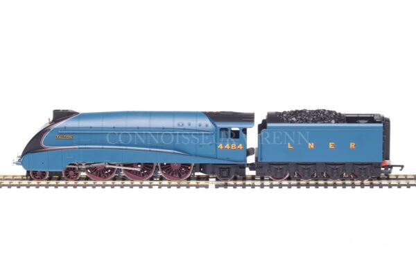 Hornby A4 Pacific 4-6-2 Locomotive "FALCON 4484" LNER Blue model R2779-0