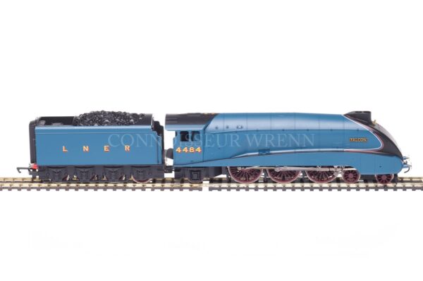 Hornby A4 Pacific 4-6-2 Locomotive "FALCON 4484" LNER Blue model R2779-3788