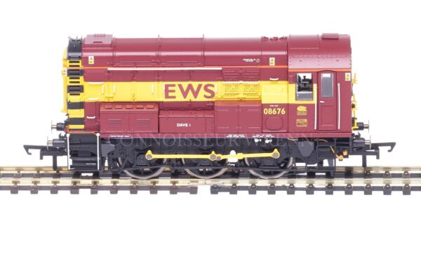 Hornby Class 08 "EWS LIVERY" 08676 Diesel Electric Shunter model R2871-0
