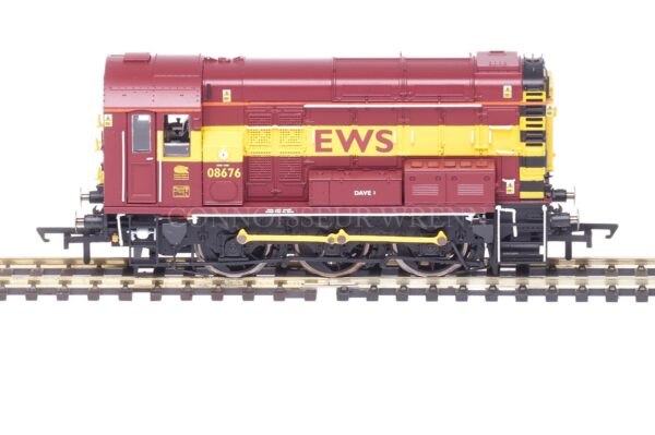 Hornby Class 08 "EWS LIVERY" 08676 Diesel Electric Shunter model R2871-3768