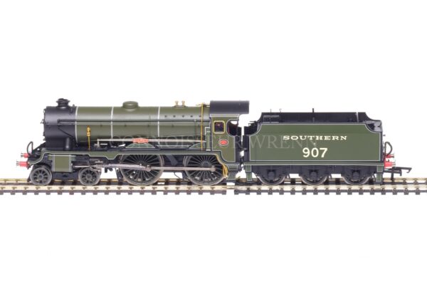 Hornby DCC FITTED Southern Railways 4-4-0 Schools Class "DULWICH 903 Ref: R2843-0
