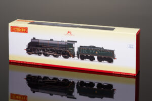 Hornby DCC Ready BR Green E/C N15 "SIR HERVIS DE REVEL" R3456-0